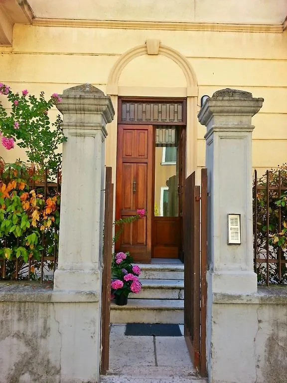 Dimora Montecchi Hotel Verona Gæstehus